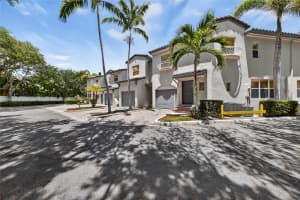 1900 Oceanwalk Ln 109, Lauderdale By The Sea, FL 33062 - MLS#A11873445