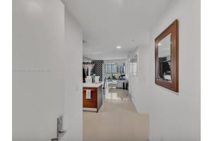 495 Brickell Ave 1007, Miami