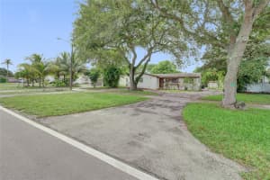 3330 Taft St, Hollywood, FL 33021 - MLS#A11873497