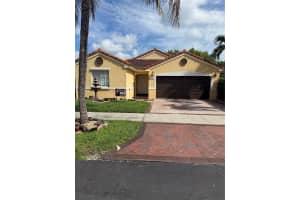 15921 SW 82nd St 0, Miami, FL 33193 - MLS#A11873510