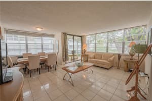 2761 Taft St 204, Hollywood, FL 33020 - MLS#A11873521