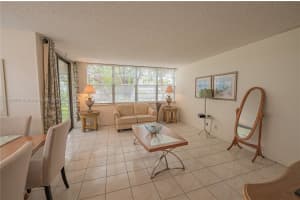 2761 Taft St 204, Hollywood, FL 33020 - MLS#A11873521