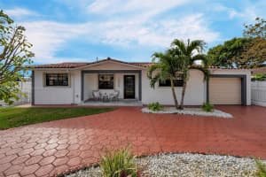 10350 SW 30th St, Miami, FL 33165 - MLS#A11873582