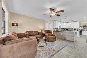 10350 SW 30th St, Miami, FL 33165 - MLS#A11873582