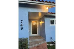 749 Sw 99th Ct Cir Miami, FL 33174 - MLS#A11873590