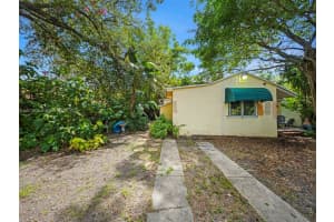 2295 SW 16th Ct, Miami, FL 33145 - MLS#A11873630