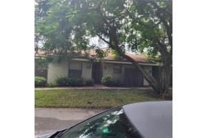 33 Meadows Dr, Boynton Beach, FL 33436 - MLS#A11873631