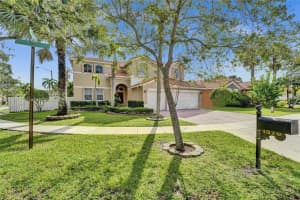 1379 NW 166th Ave, Pembroke Pines, FL 33028 - MLS#A11873673