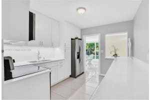 822 Avenida Hermosa, West Palm Beach, FL 33405 - MLS#A11873674