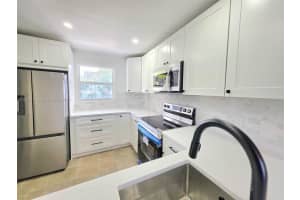 108 Royal Park Dr 2h, Oakland Park