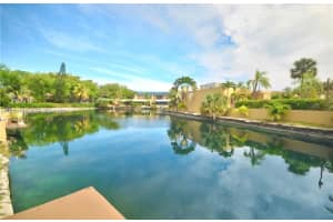15915 Kingsmoor Way, Miami Lakes