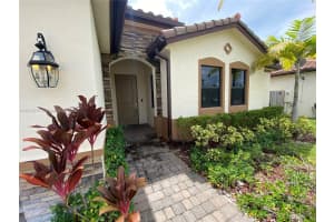 2424 SE 3rd St, Homestead, FL 33033 - MLS#A11873715