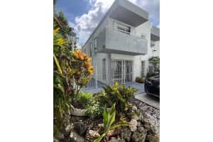 3591 Sw 17th St 3591, Miami