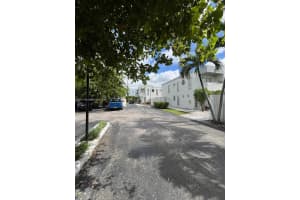 3591 SW 17th St 3591, Miami, FL 33145 - MLS#A11873718