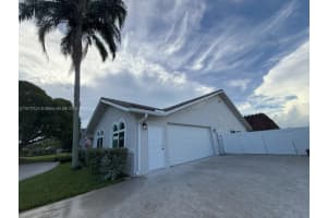10700 SW 139th Rd, Miami, FL 33176 - MLS#A11873725