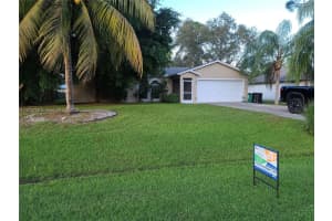 729 SE Lansdowne Ave, Port Saint Lucie, FL 34983 - MLS#A11873769