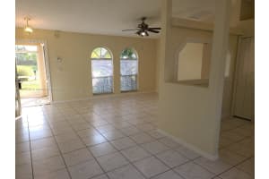 729 SE Lansdowne Ave, Port Saint Lucie, FL 34983 - MLS#A11873769