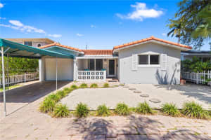 1107 Washington St, Hollywood, FL 33019 - MLS#A11873790