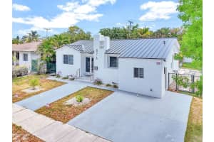 876 Ne 81st St, Miami