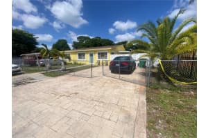 10440 Nw 28th Ct, Miami