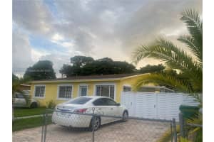 10440 NW 28th Ct, Miami, FL 33147 - MLS#A11873812