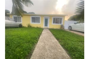 10440 NW 28th Ct, Miami, FL 33147 - MLS#A11873812