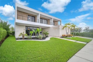 16572 S Botaniko Dr S, Weston, FL 33326 - MLS#A11873831