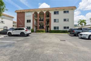 2210 Taylor St 101, Hollywood, FL 33020 - MLS#A11873859