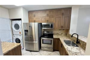 443 SW 122nd Ter, Pembroke Pines, FL 33025 - MLS#A11873942