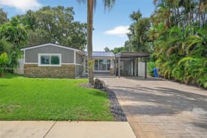 6640 Douglas St, Hollywood, FL 33024 - MLS#A11873943