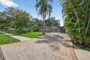 6640 Douglas St, Hollywood, FL 33024 - MLS#A11873943