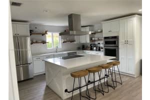 8921 Sw 48th St Miami, FL 33165 - Off Market