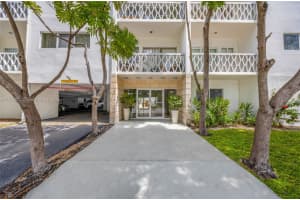 10001 W Bay Harbor Dr 404, Bay Harbor Islands, FL 33154 - MLS#A11873972
