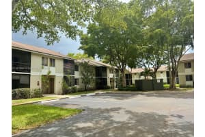 702 Gardens Dr 105, Pompano Beach