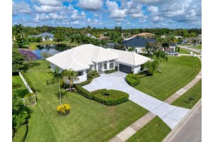 18573 Lakeside Gardens Dr, Jupiter, FL 33458 - MLS#A11874031