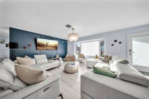 9480 E Palmetto Club Ln E, Palmetto Bay, FL 33157 - MLS#A11874033