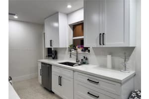 7681 Farragut St, Hollywood
