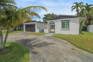 9411 Nw 19th St, Pembroke Pines