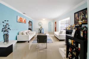 9411 NW 19th St, Pembroke Pines, FL 33024 - MLS#A11874106