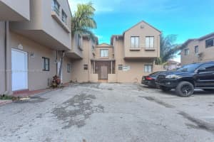 5698 W 25th Ct 5698, Hialeah, FL 33016 - MLS#A11874113