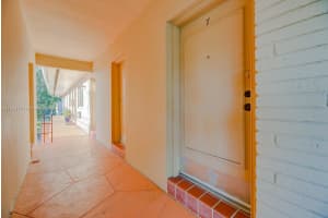 212 Phoenetia Ave 7, Coral Gables, FL 33134 - MLS#A11874170