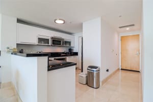 253 Ne 2nd St 1907, Miami