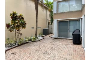 1095 Weeping Willow Way, Hollywood, FL 33019 - MLS#A11874296