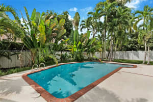 2380 NE 214th St, Miami, FL 33180 - MLS#A11874321