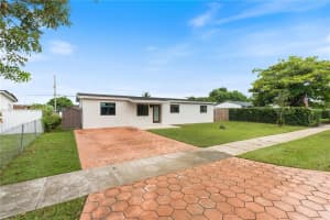 13801 Monroe St, Miami, FL 33176 - MLS#A11874328