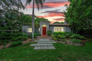 492 Ne 55th St, Miami