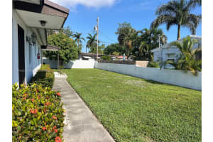 809 NE 2nd St 2, Hallandale Beach, FL 33009 - MLS#A11874334