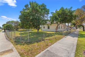 601 SW 1st St 0, Hallandale Beach, FL 33009 - MLS#A11874340