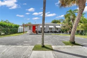 1260 NE 135th St, North Miami, FL 33161 - MLS#A11874417