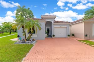 16300 SW 102nd St, Miami, FL 33196 - MLS#A11874430